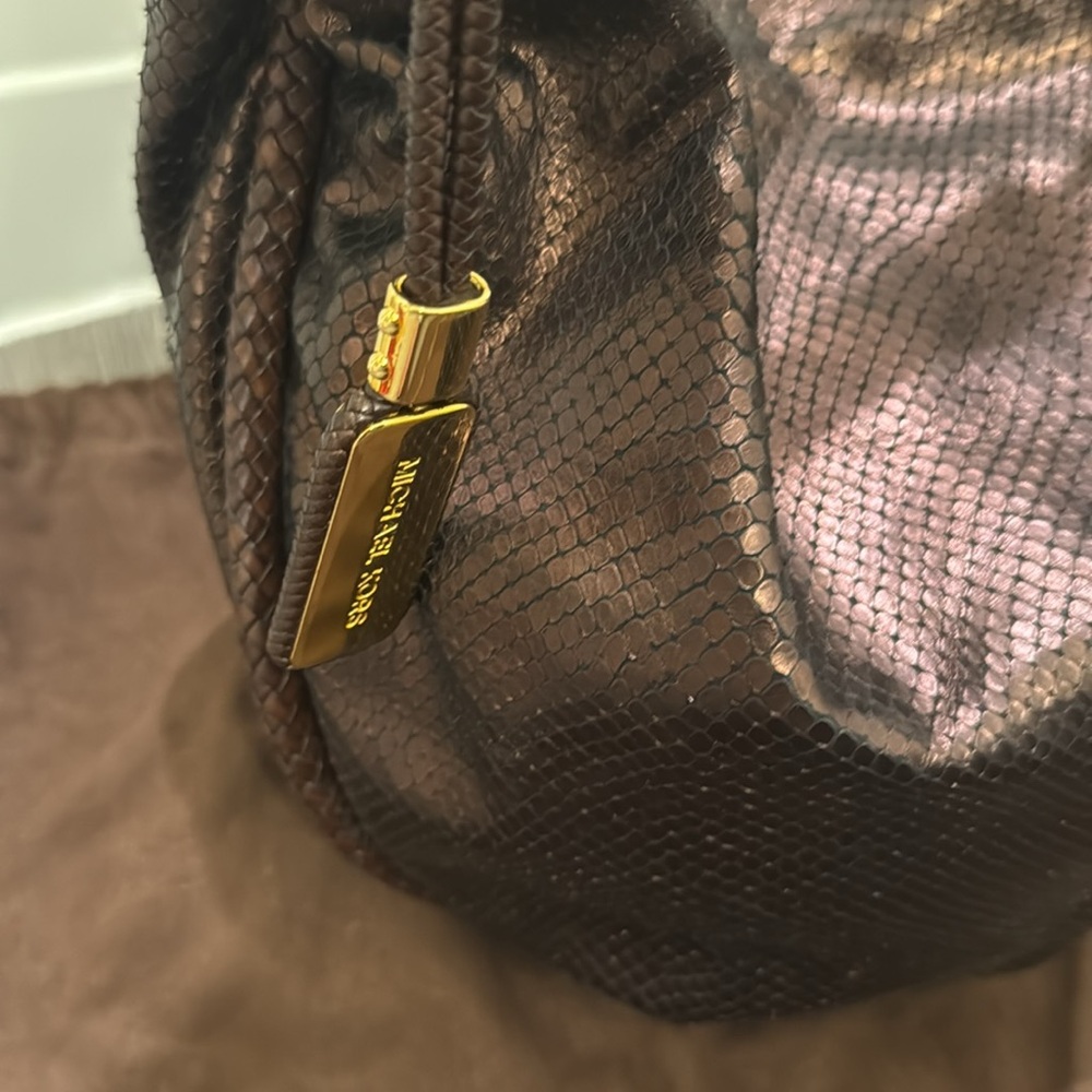 Michael Kors Rare Skorpios metallic finished snakeskin bag - Picture 4 of 11